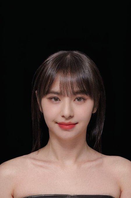 EVERGLOW E:U (이유) Lookalike