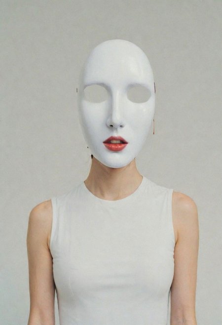 My head is slicing into enigmatic sections, and my primary symptom is that I have no face, but I must see