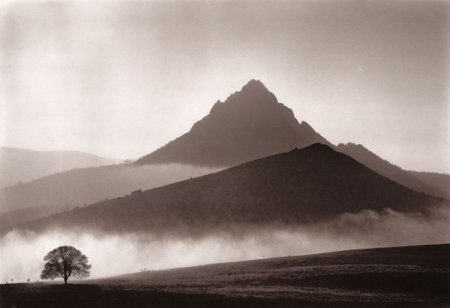 lith_argenta_bromBN1W, a foggy mountain, hard shadow