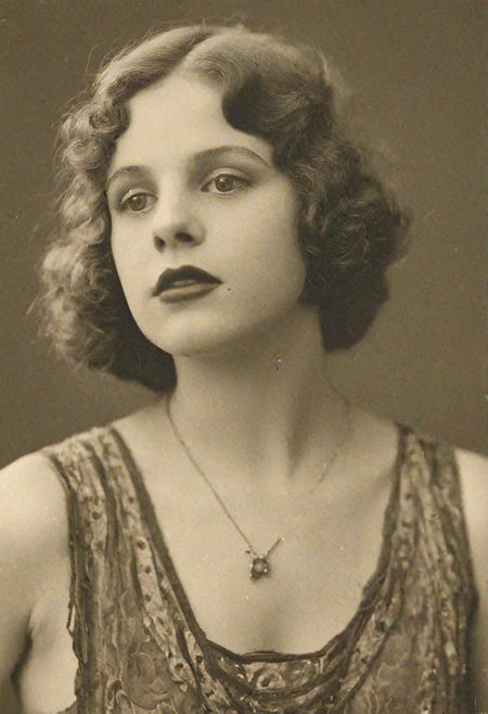 Vintage photo in 1920s of a young woman