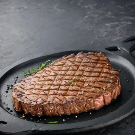 (steak showcase) <lora:32_steak_showcase:1.1>
Gray background,
high quality, professional, highres, amazing, dramatic,
(Desert highway and endless horizon:0.5),