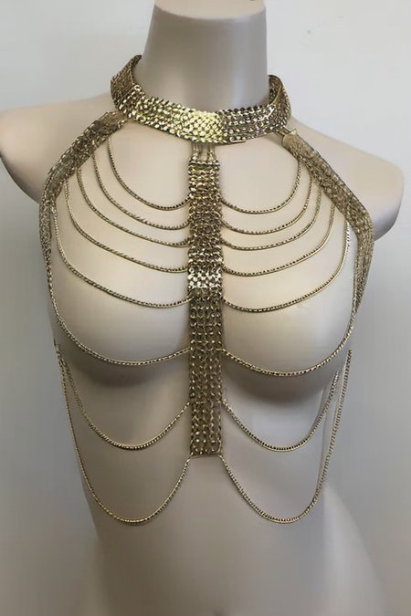 <lora:ChainHalterTop_XL:1> ChainHalter,  woman wearing a halter