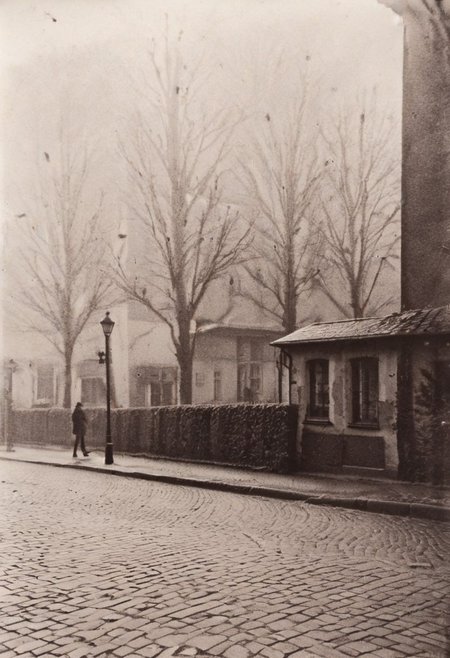 lith_argenta_BH119w_hart, instagram photo, a foggy street somewhere in germany, small city, hard shadows, film grain